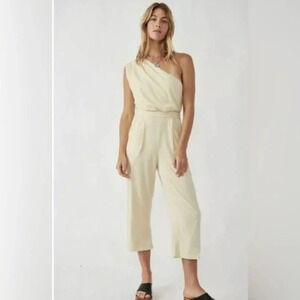 Free People Avery Jumpsuit One Shoulder Wide Leg Pocket Cream Zip Size 6 B684